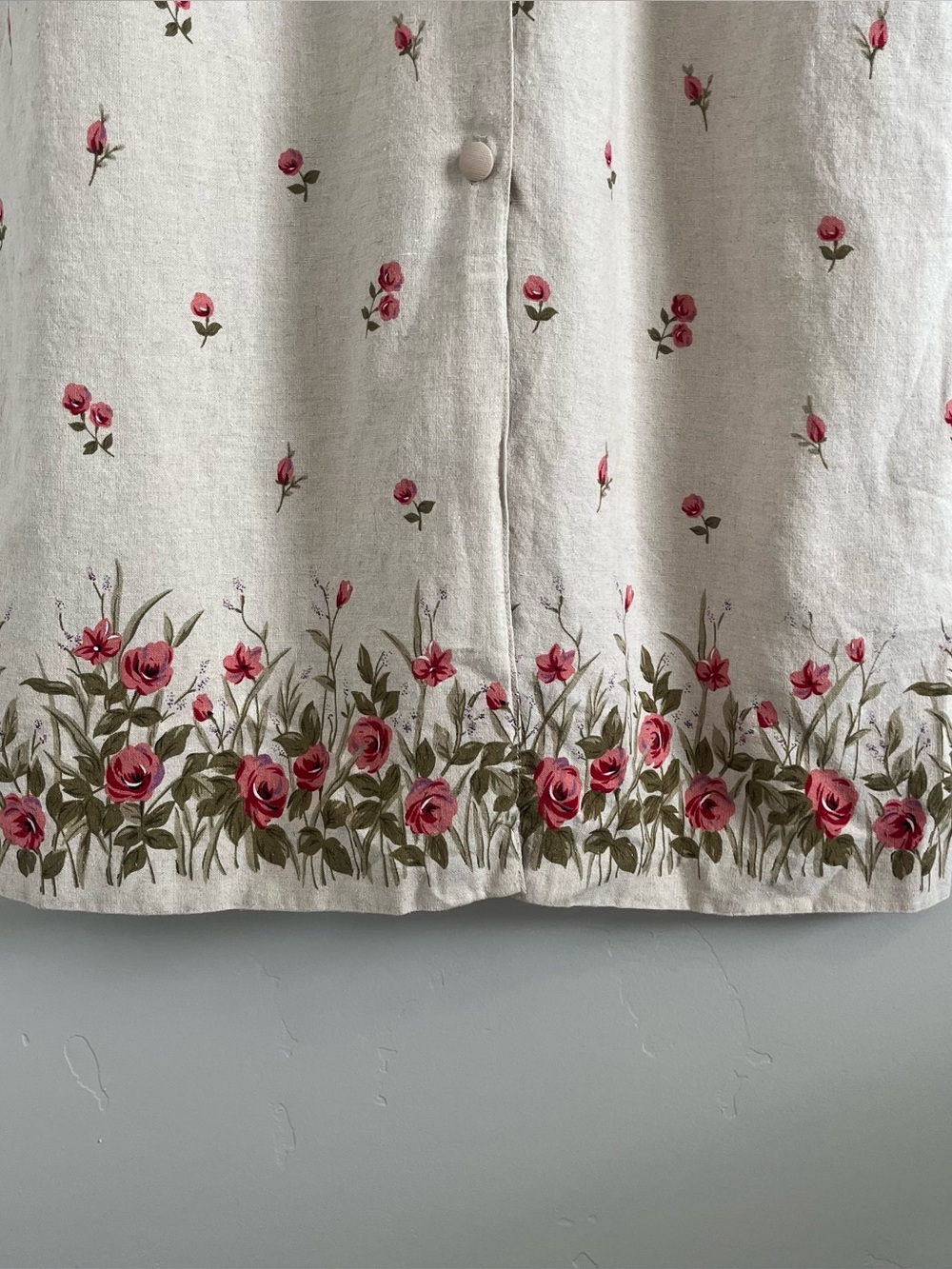 Erika | Vintage Cream Button-Front Dress with Red Floral Embroidery - Picture 3 of 8